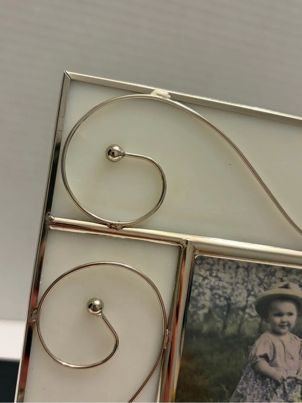 VintDAX Silver Metal & Glass Scroll Square 3x3 Freestanding Tabletop Photo Frame